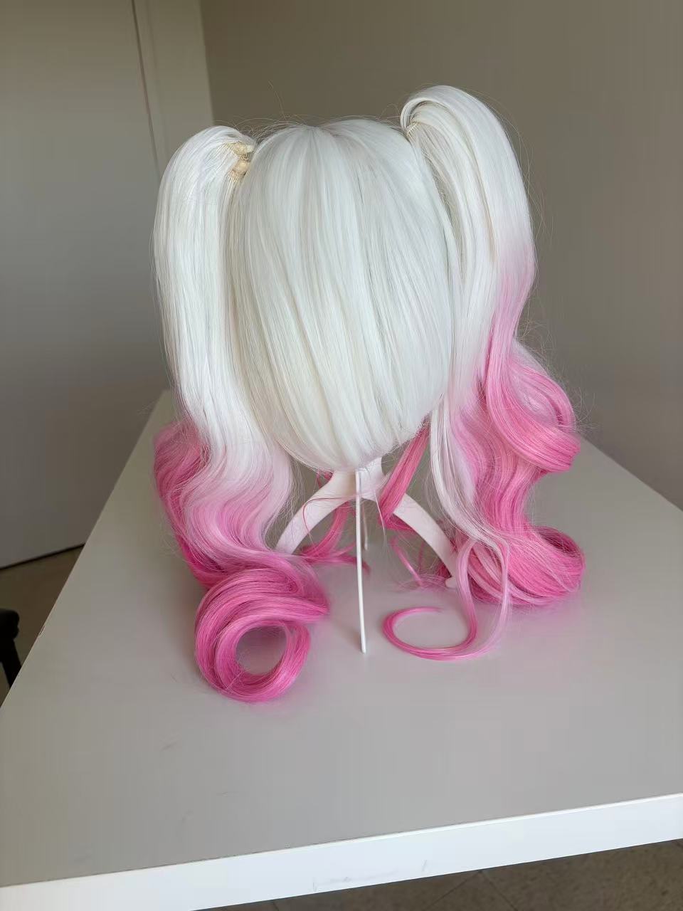 Anime Cosplay Long Wavy Wig with Ponytail – White to Pink Gradient, High-Temperature Fiber, Detachable/Matching Ponytail