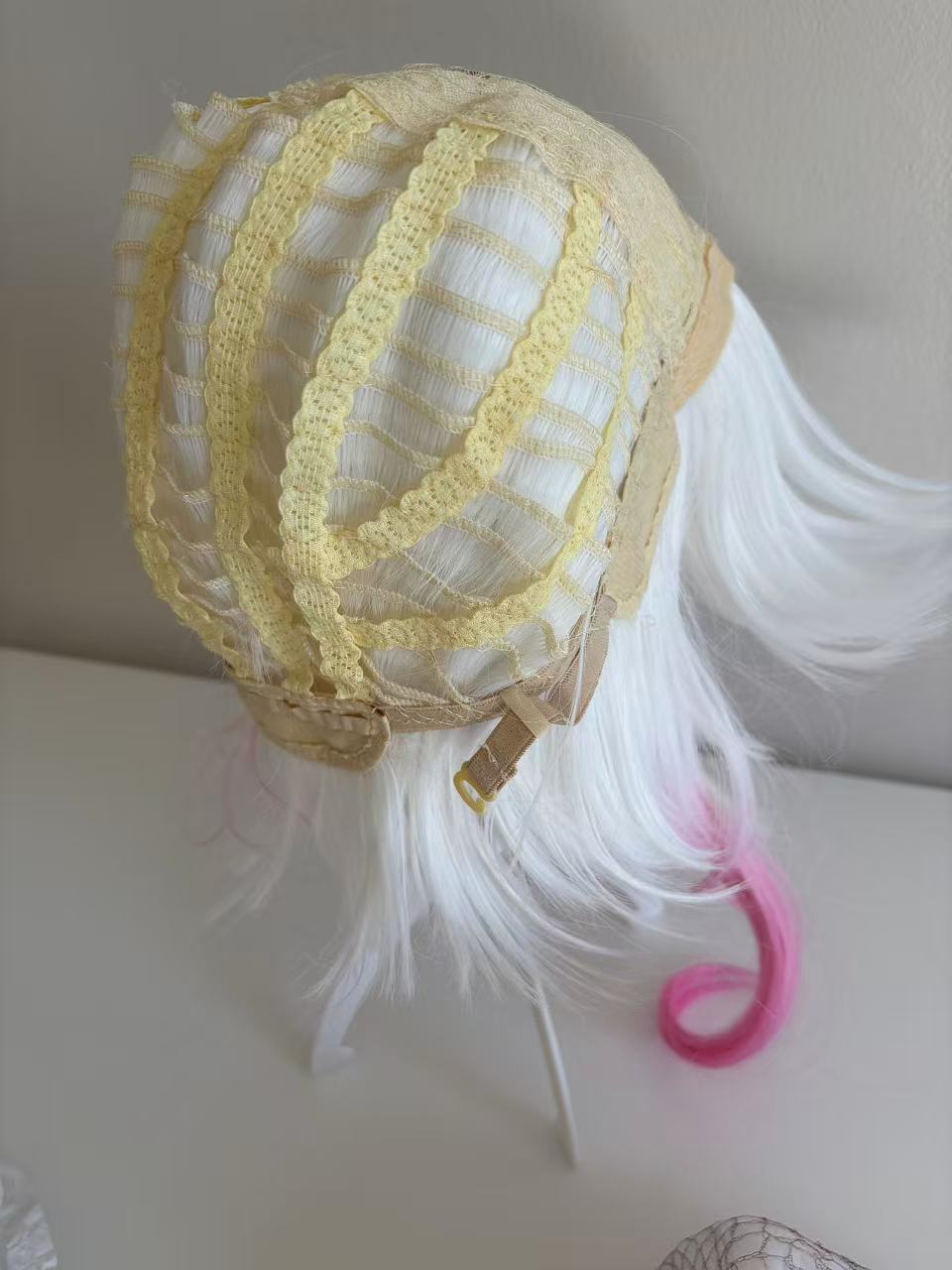 Anime Cosplay Long Wavy Wig with Ponytail – White to Pink Gradient, High-Temperature Fiber, Detachable/Matching Ponytail